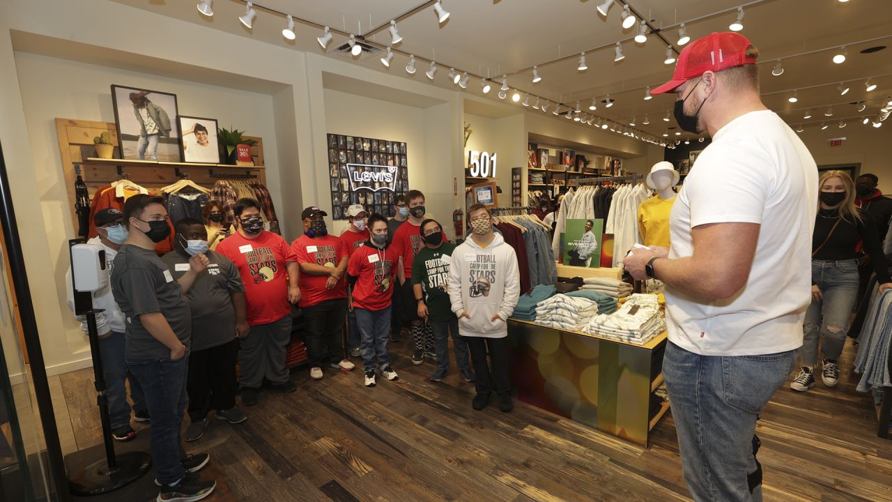 Levi's® and Mike McGlinchey Host Shop with a Player Event