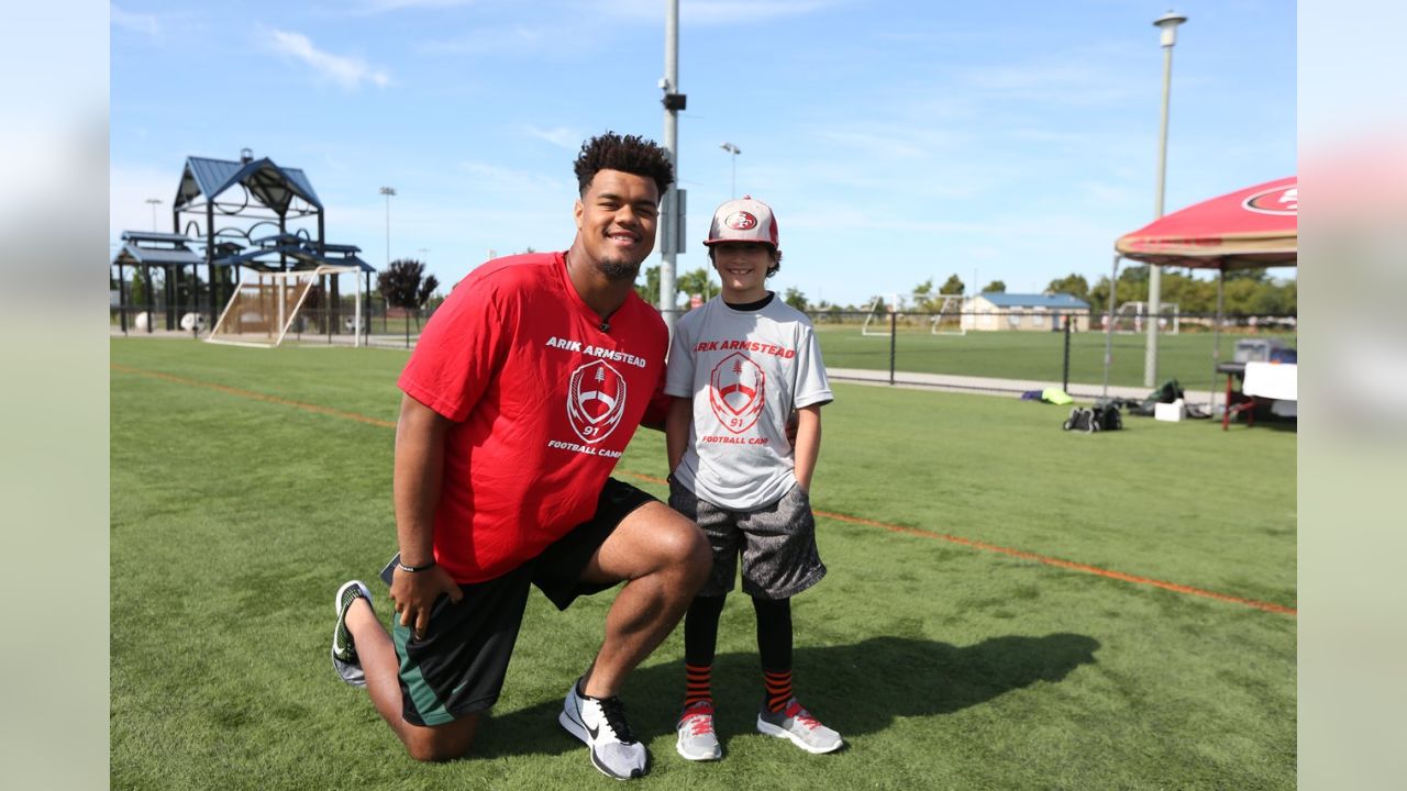 49ers DL Arik Armstead Hosts Free Football Camp