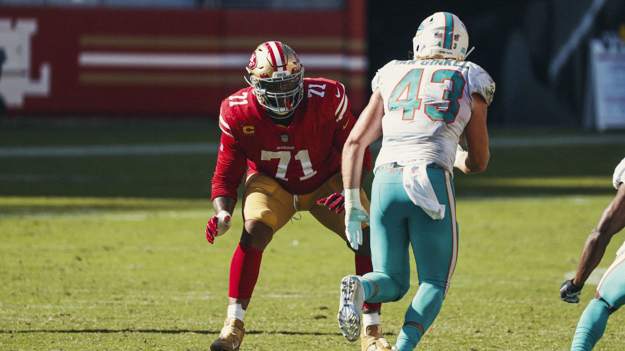 Photo Gallery: Dolphins v. 49ers, Sunday, December 4, 2022