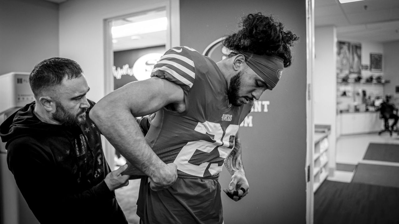 Inside the Locker Room: 49ers Prepare for Wild Card Matchup vs. Seattle