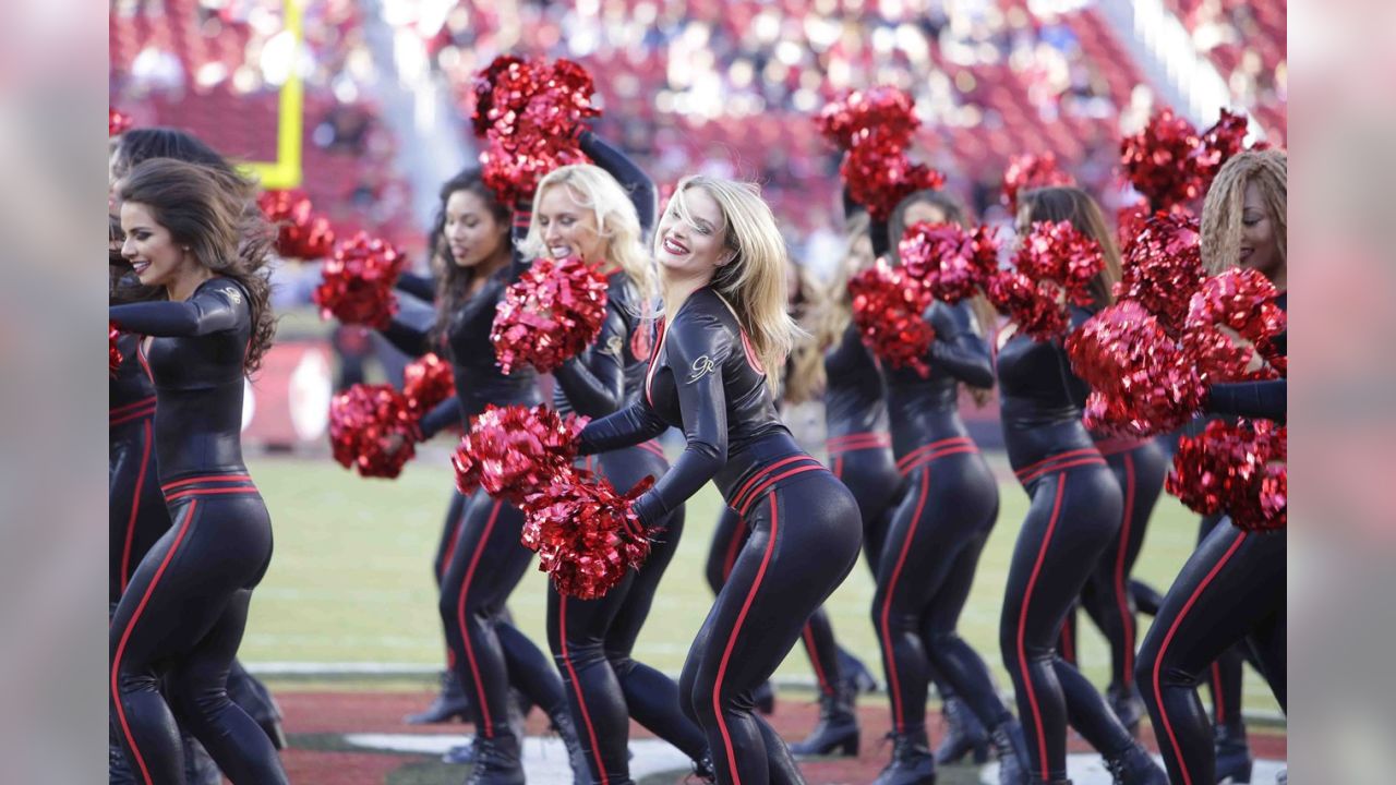 San Francisco 49ers on X: Meet Gold Rush members Sophia and Cassie!    / X