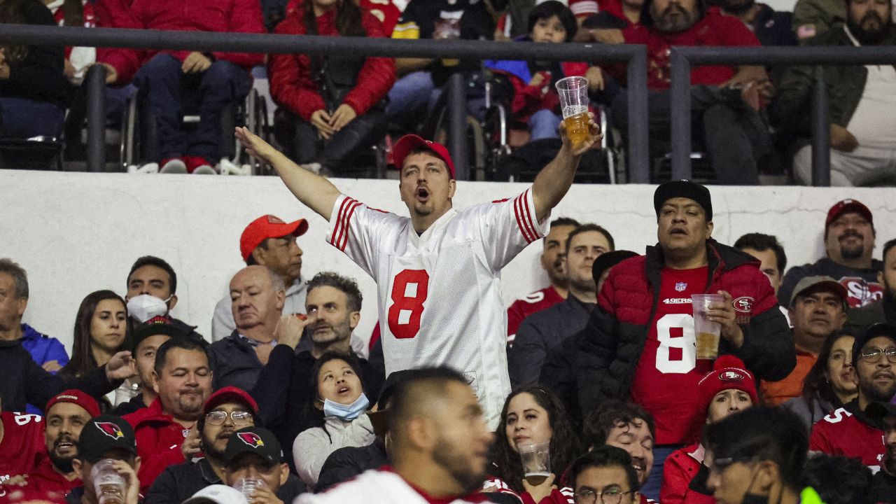 49ers players, coach praise Mexico City fans for Monday night's turnout -  Sactown Sports