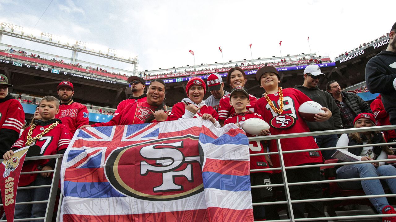 San Francisco 49ers on X: To celebrate #NationalComingOutDay, Faithful  gathered in the city to cheer on the 49ers at the #49ersPRIDE Watch Party.  Whether you are coming out or inviting in, the #