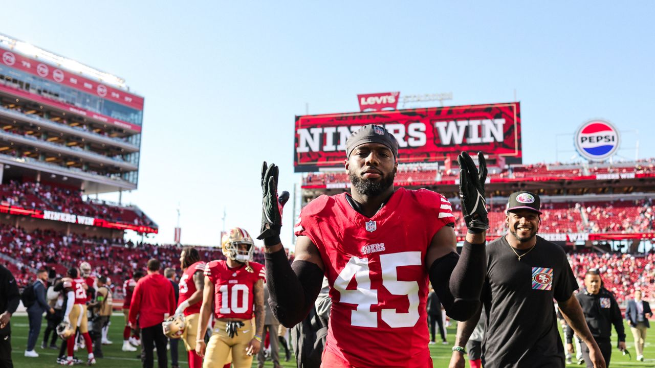 49ers Celebrate Postgame Following 35-16 Win Over Cardinals 