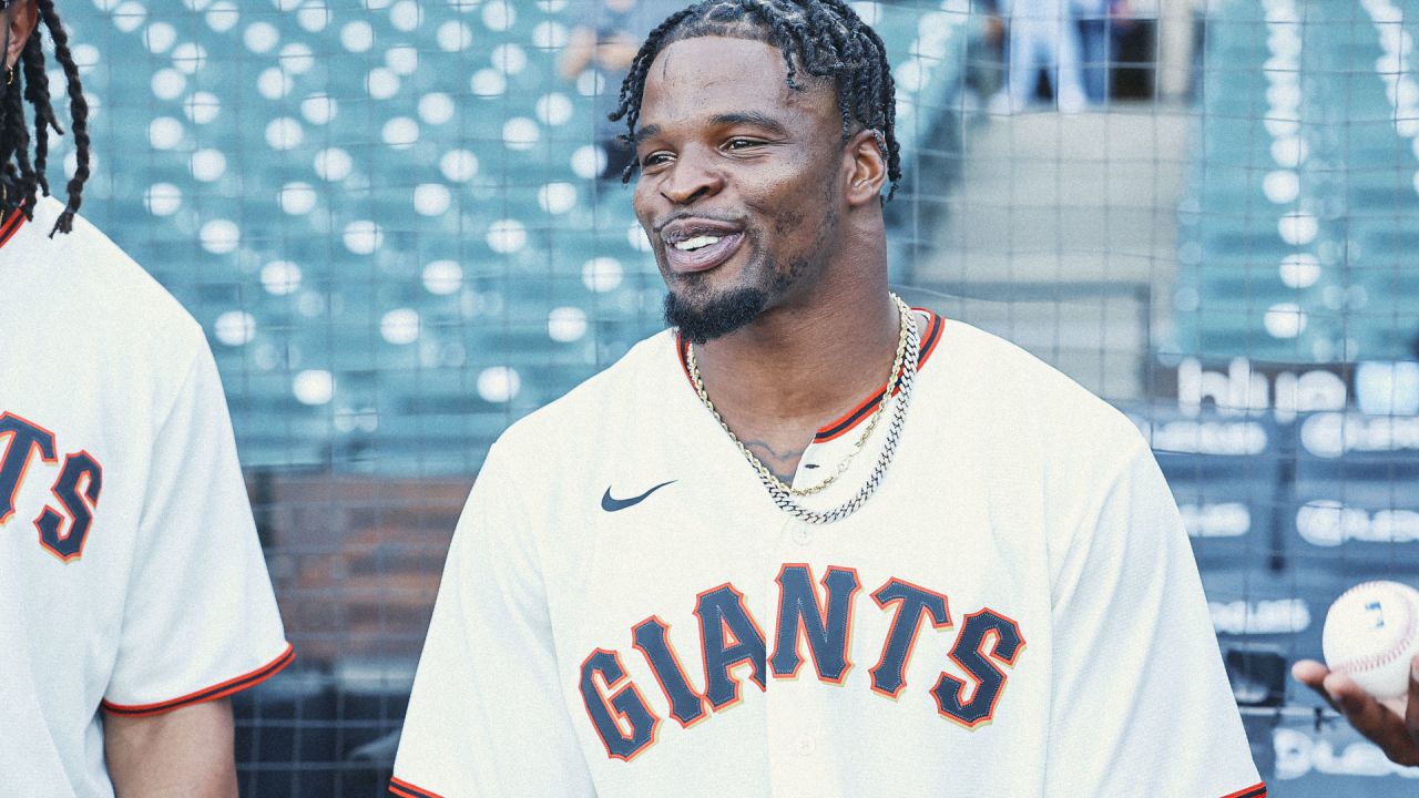 49ers Throw First Pitch at SF Giants Game