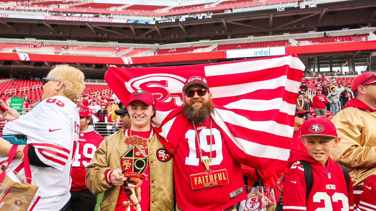 San Francisco 49ers on X: Cheer on the 49ers as they take on the Rams with  fellow Faithful at The Crossing in San Francisco for a FREE 49ers PRIDE  Watch Party pres.