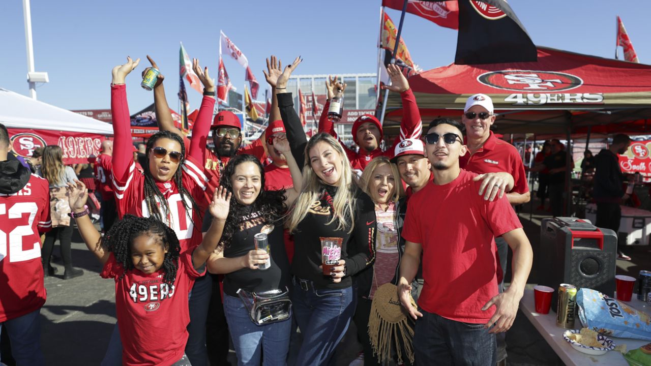 It's #gameday Faithful! The @49ers are finally back home at Levi's