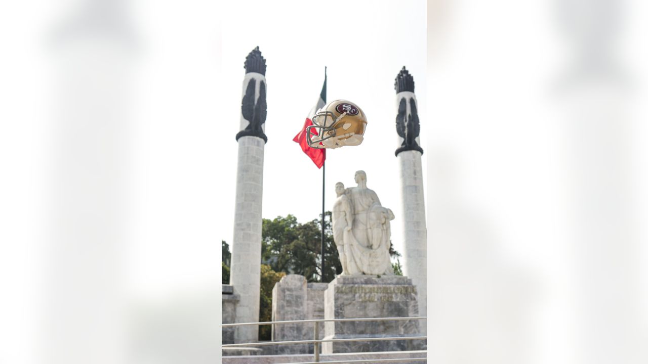 49ers Mini Helmet Visits the Sites in Mexico City