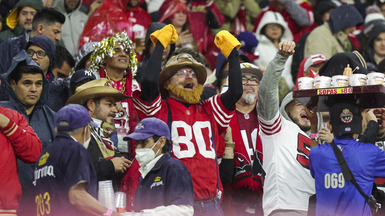 49ers players, coach praise Mexico City fans for Monday night's turnout -  Sactown Sports