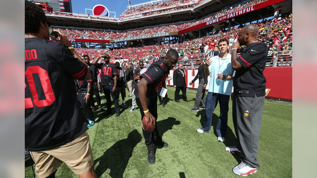 Warriors Attend 49ers Game in Alternate Uniforms