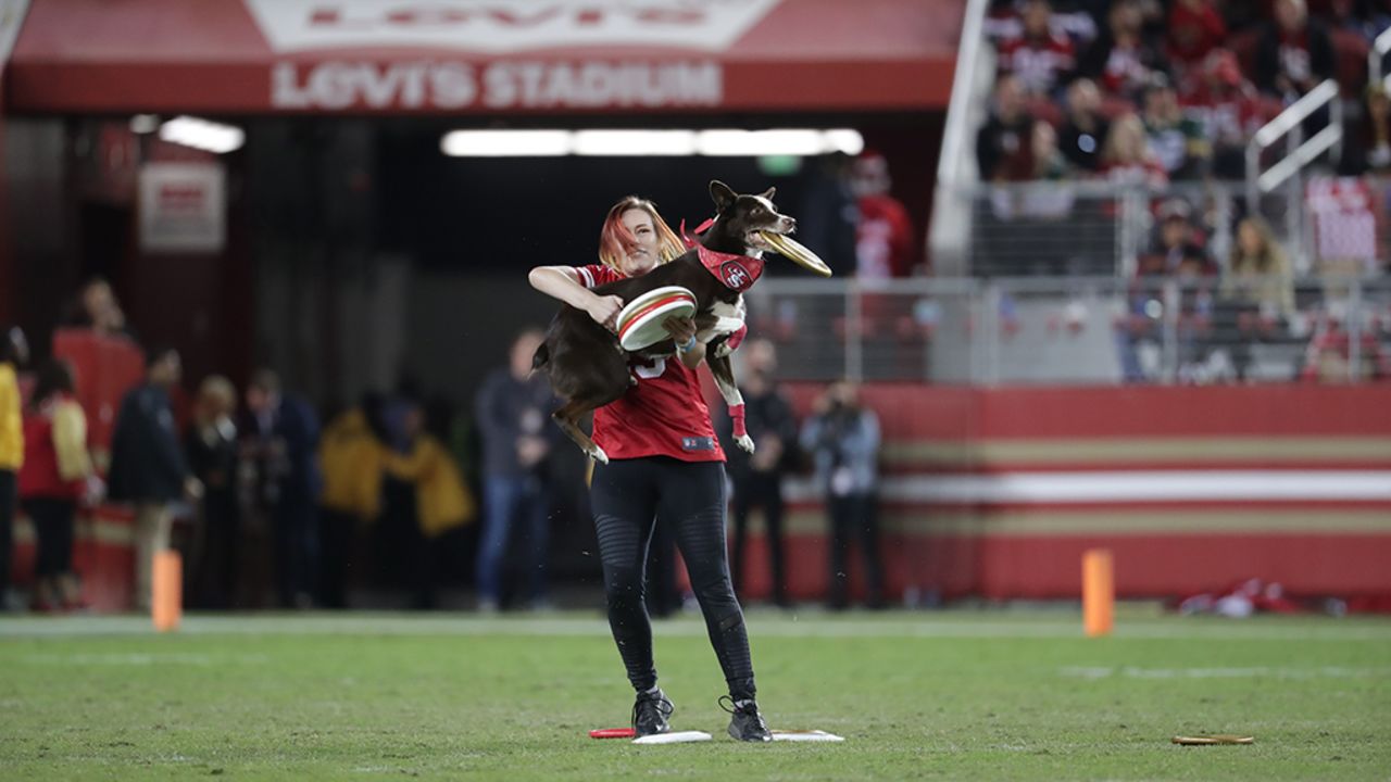 Photos: 49ers playoff halftime show a hip-hop throwback