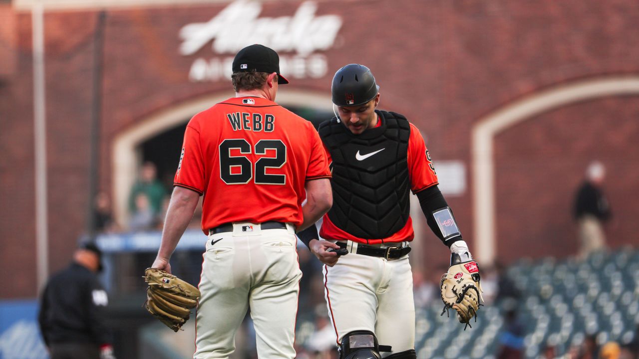 Off the Field: San Francisco 49ers Players Enjoy an SF Giants Game ⚾️