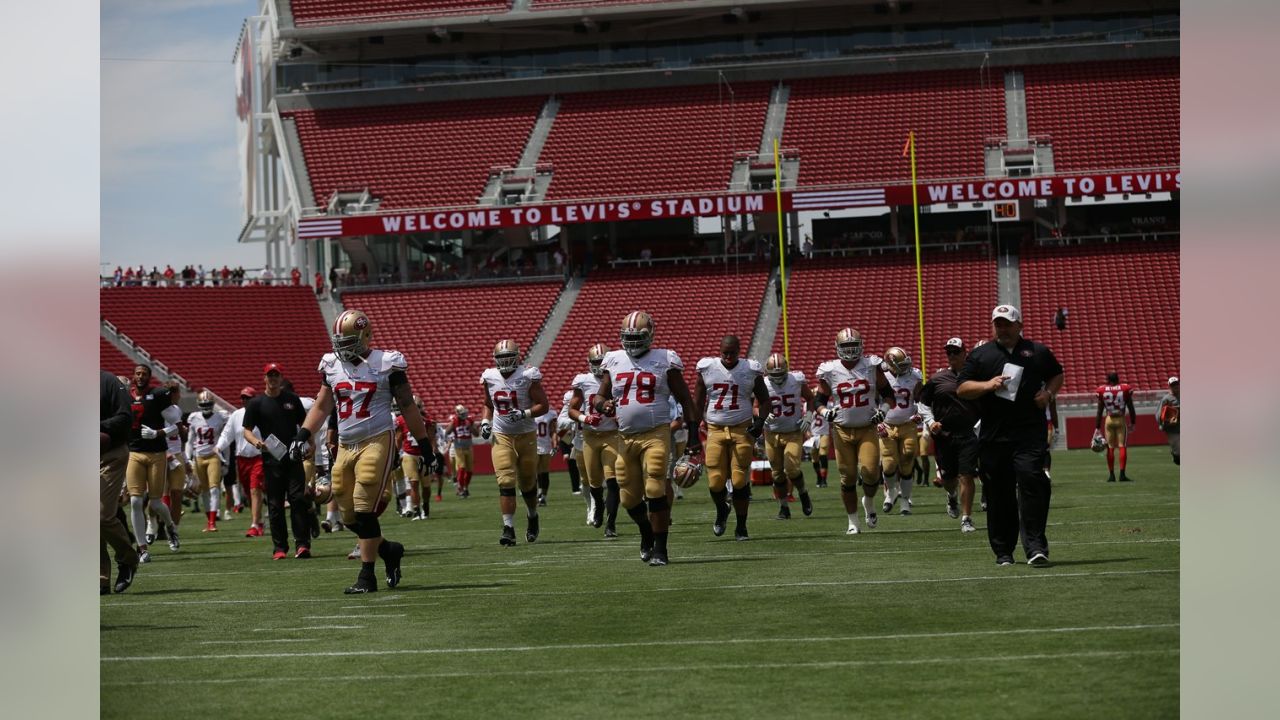 49ers Players Practice in Levi's® Stadium Before 'TNF' vs. the