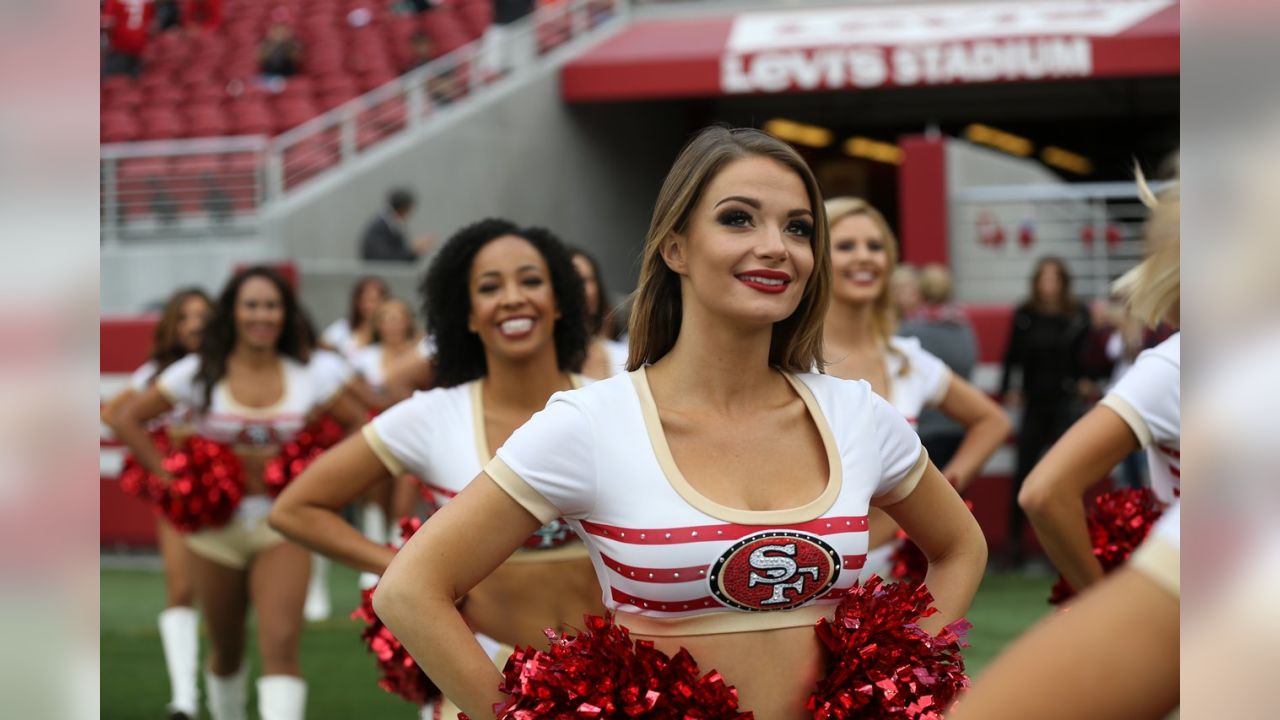 566 49ers Gold Rush Cheerleaders Stock Photos, High-Res Pictures