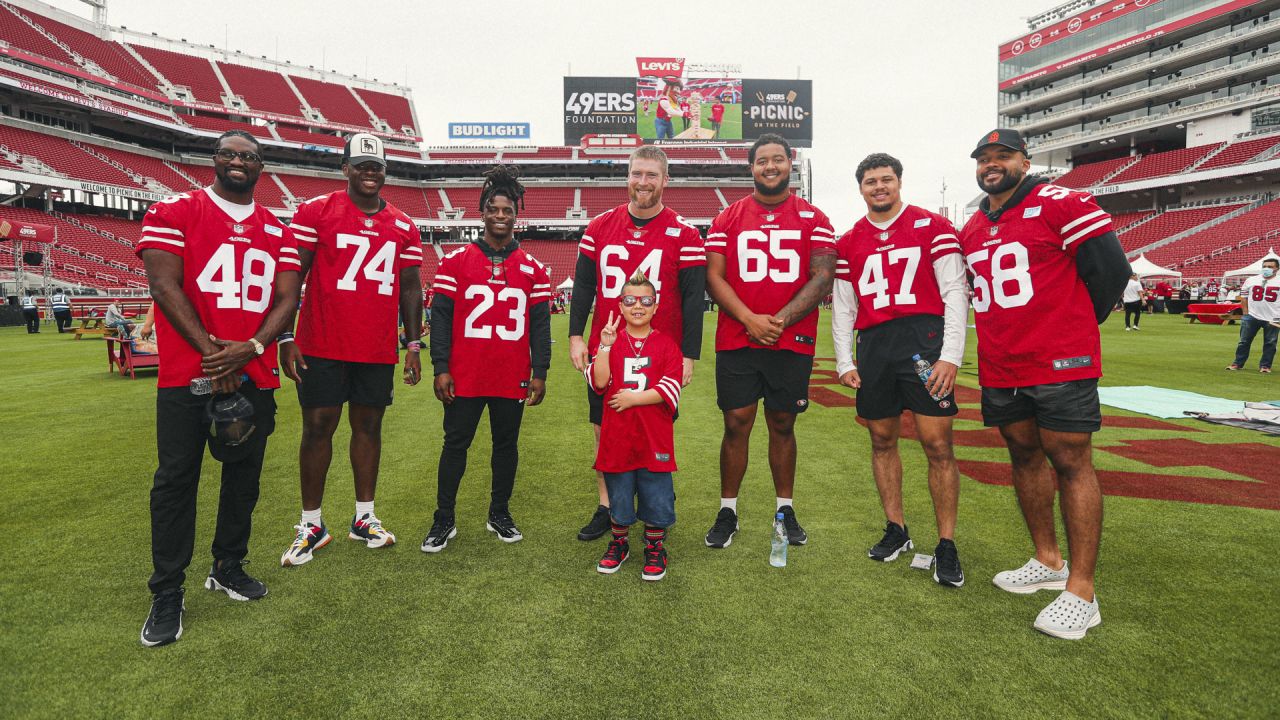 49ers Picnic On the Field