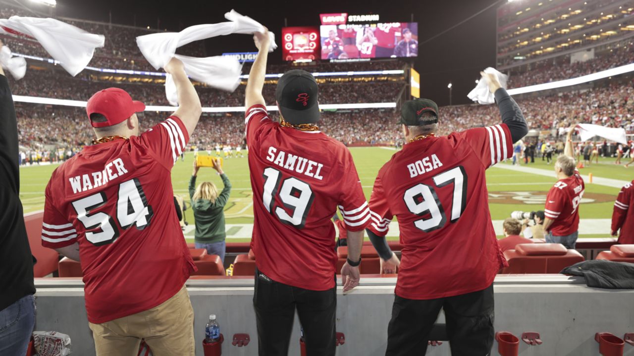 Levi's® on X: Attn: @49ers fans! Wear your pride on your sleeves and look  good no matter what you're doing >    / X