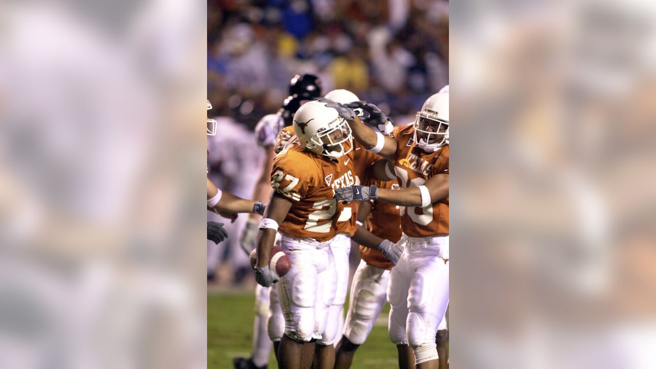 49ers' HC Kyle Shanahan as a college WR at the University of Texas. Enjoy  the nostalgia.