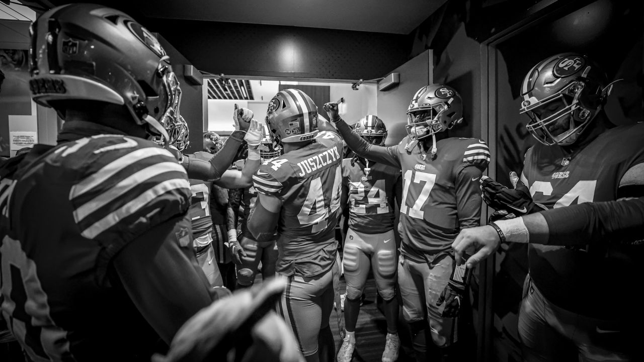 Inside the Locker Room: 49ers Prepare for Wild Card Matchup vs. Seattle