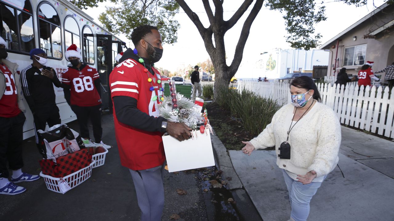 49ers host Hope for the Holidays giveaway for Bay Area families