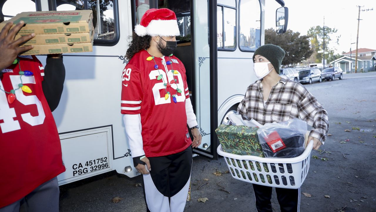 49ers host Hope for the Holidays giveaway for Bay Area families