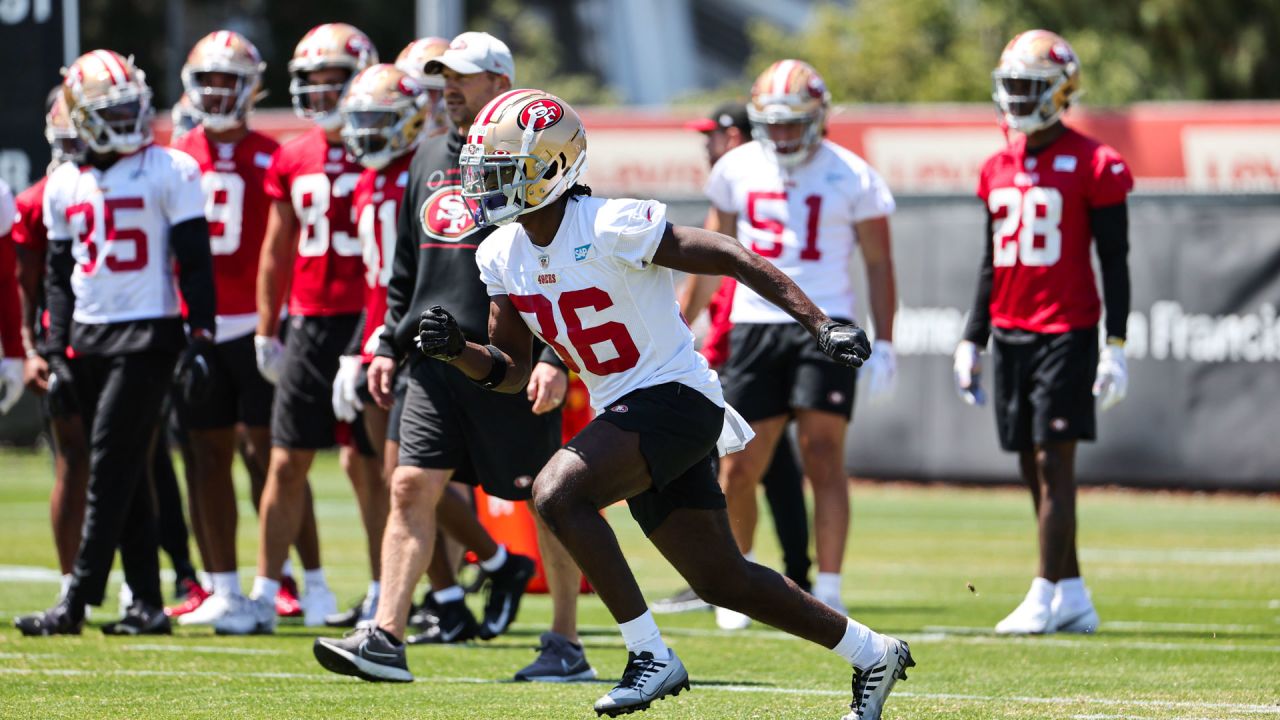 San Francisco 49ers tight end Brayden Willis #9 plays during a pre