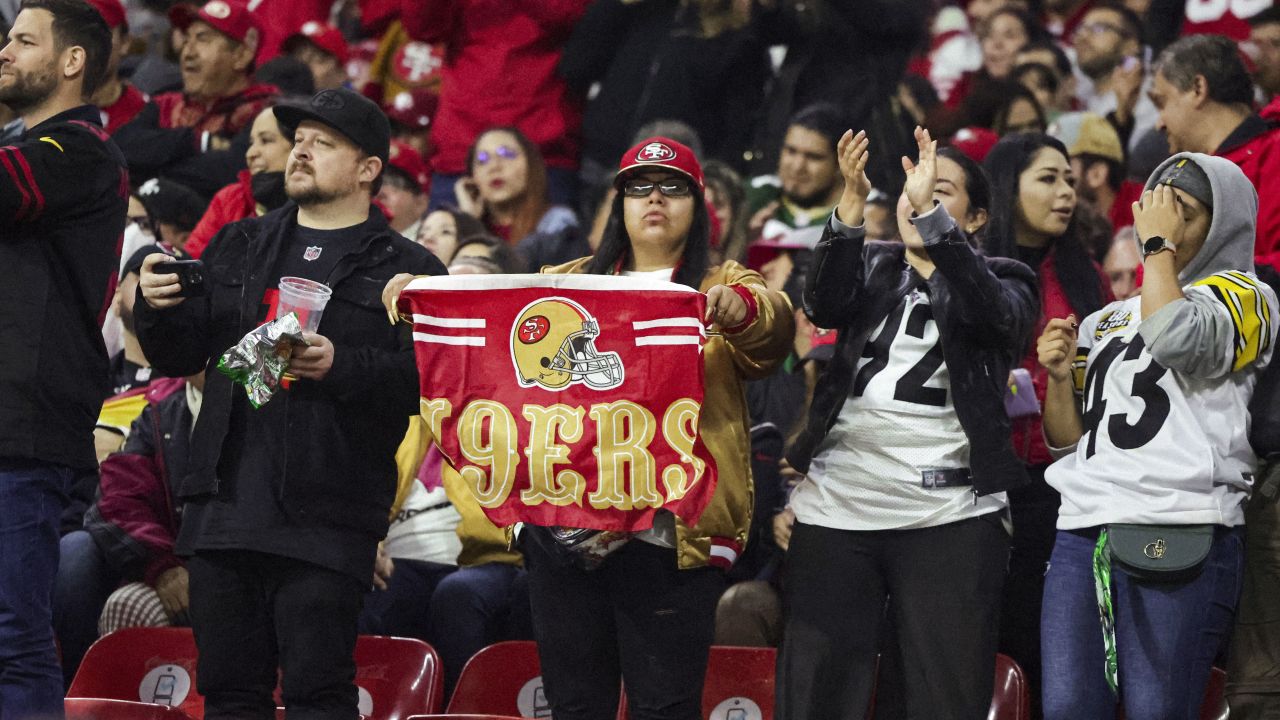 49ers players, coach praise Mexico City fans for Monday night's turnout -  Sactown Sports