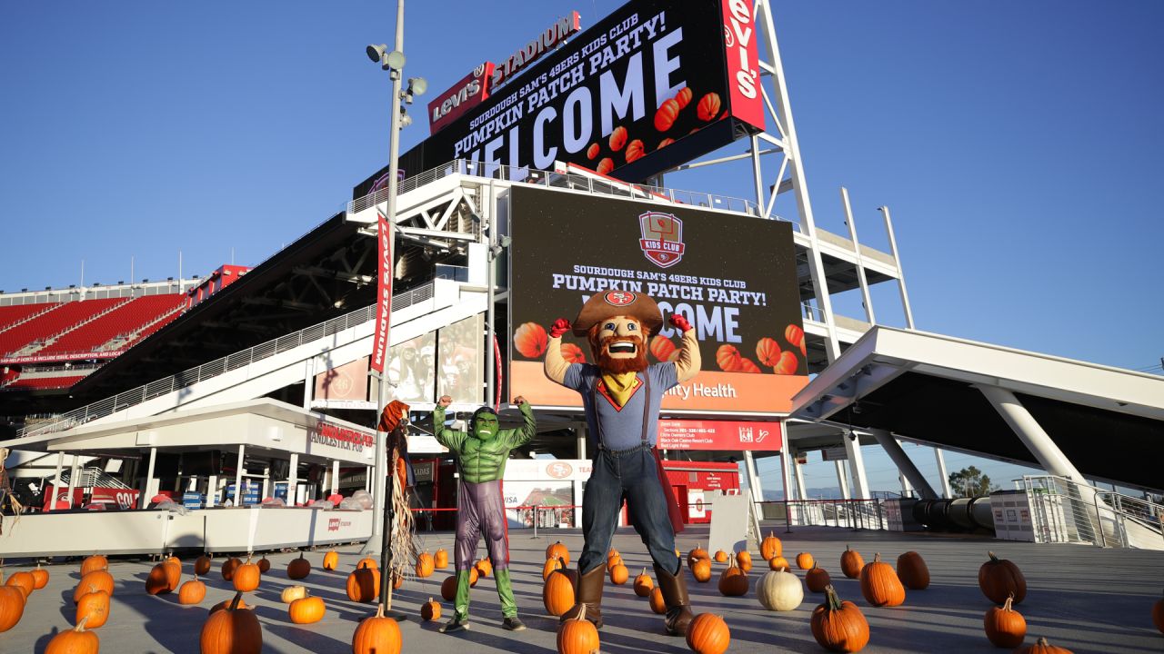 San Francisco 49ers 31'' Pumpkin Leaner