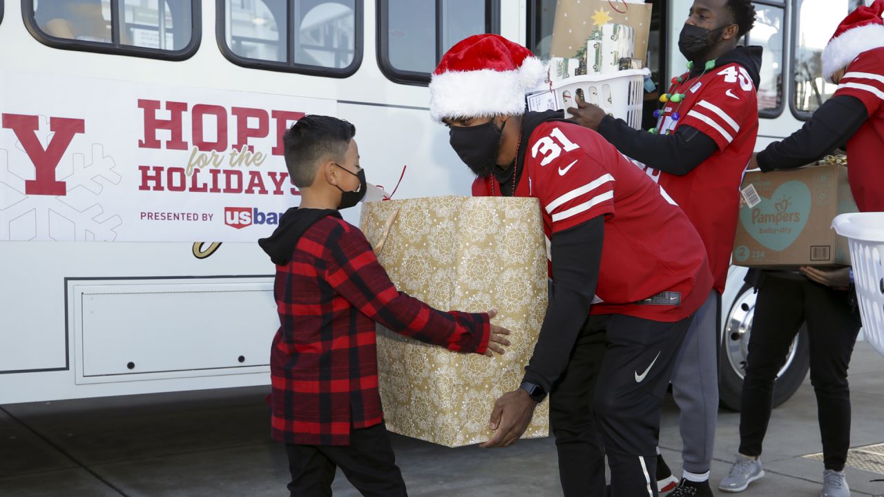 49ers host Hope for the Holidays giveaway for Bay Area families