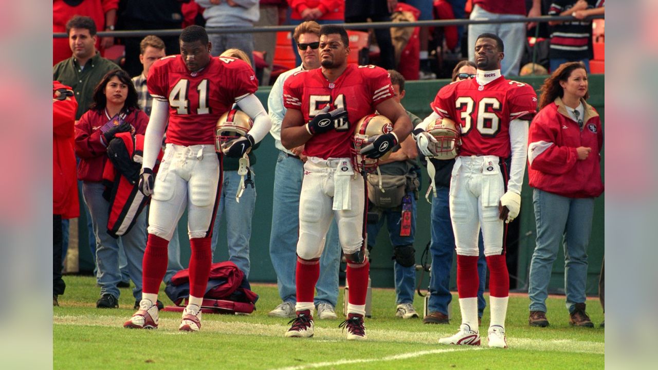 49ERS HANKS/C/03JAN98/SP/MAC 49ers v. Packers. 49er 36- Merton Hanks  celebrates the victory. bY Michael Macor/The Chronicle (MICHAEL MACOR/San  Francisco Chronicle via AP Stock Photo - Alamy