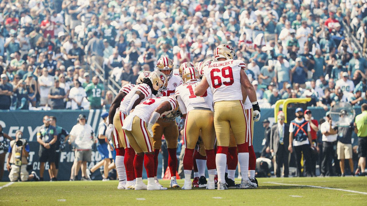 San Francisco 49ers Vs. Philadelphia Eagles. Fans Support On NFL Game.  Silhouette Of Supporters, Big Screen With Two Rivals In Background. Stock  Photo, Picture And Royalty Free Image. Image 151976802.