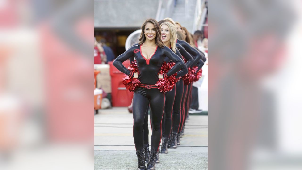 San Francisco 49ers on X: Meet Gold Rush members Sophia and Cassie!    / X