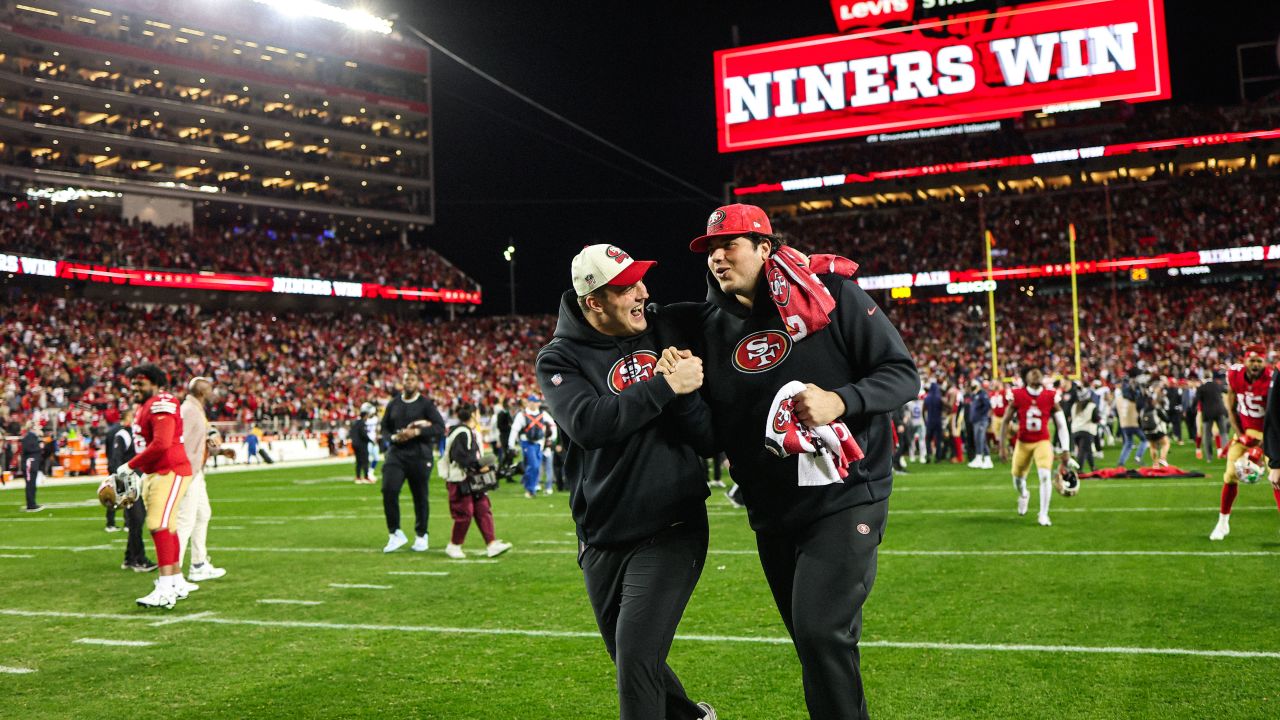 49ers honor Mexican lineman Alfredo Gutierrez for NFL debut in win