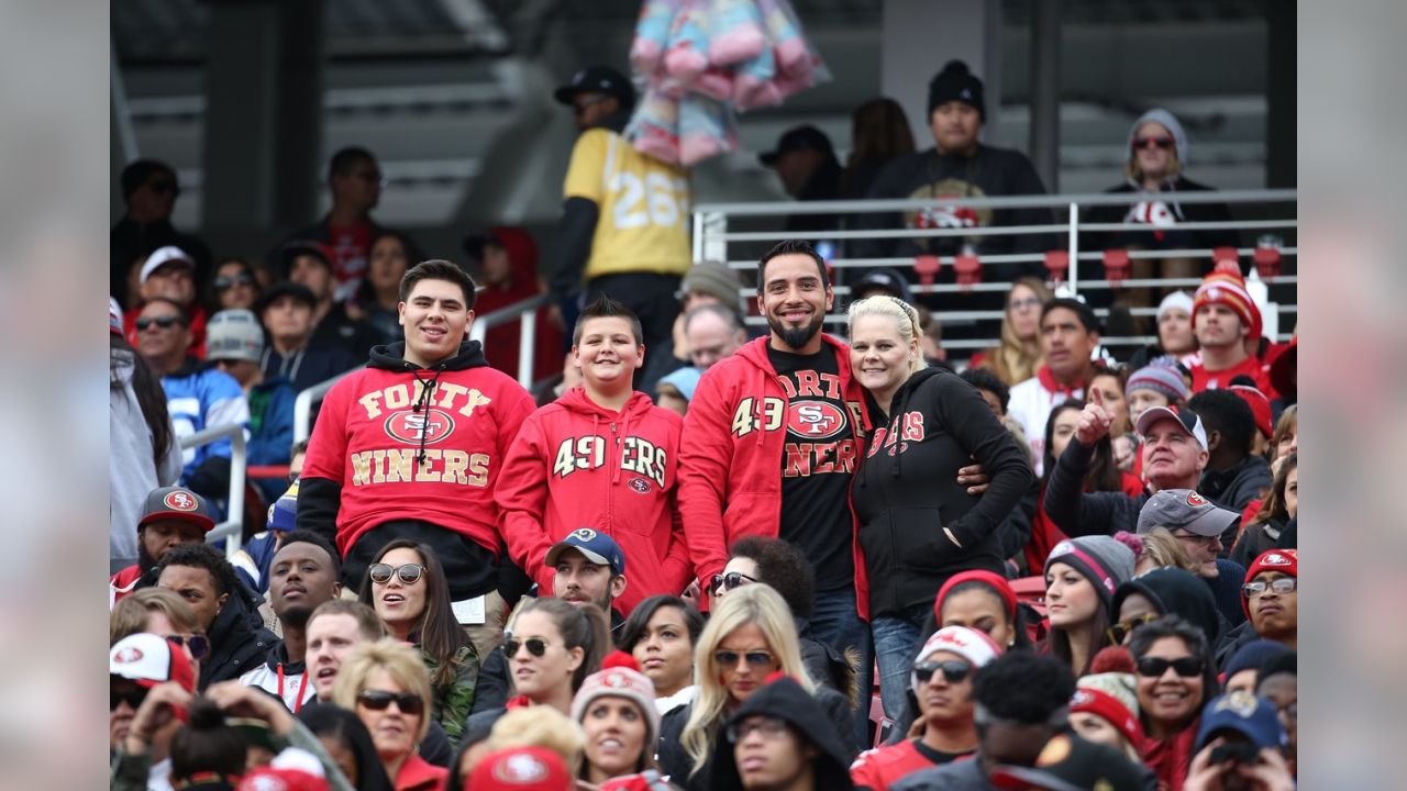 49ers Fan Clubs Offer Unique Opportunities for Fans in 2016