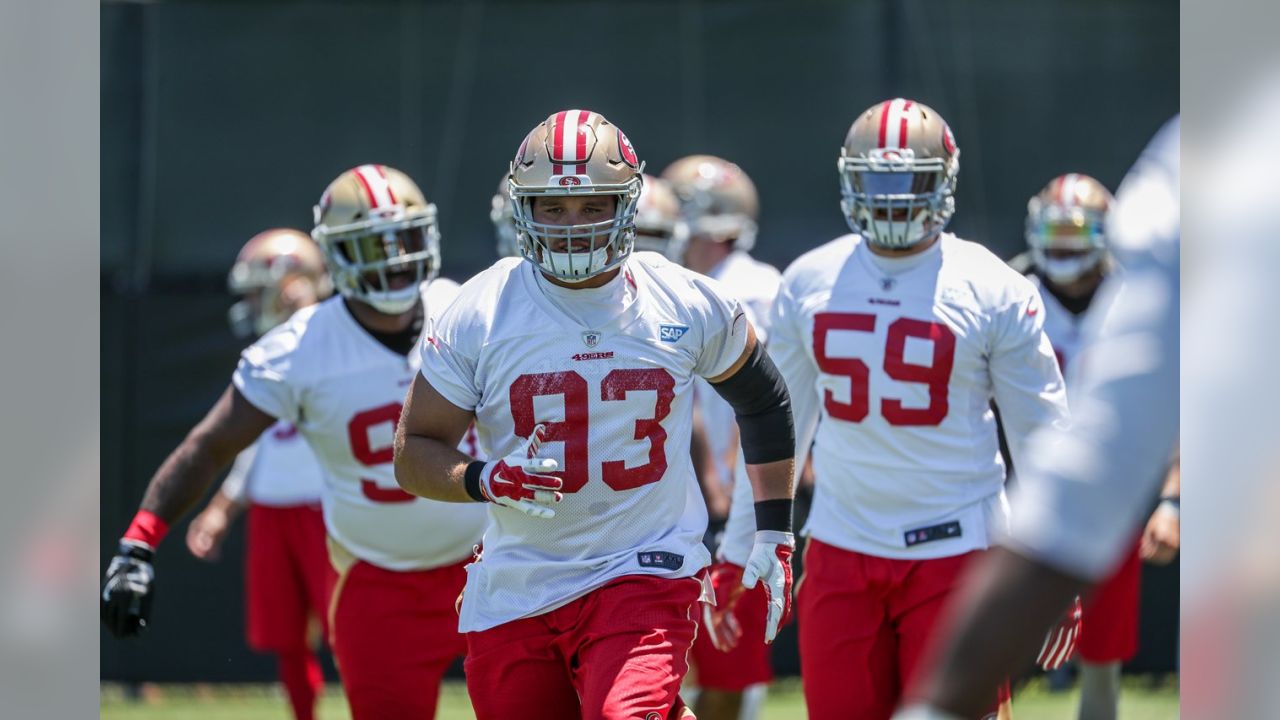 Looking Back on Elvis Dumervil's Impact as a 49ers Pass-Rusher