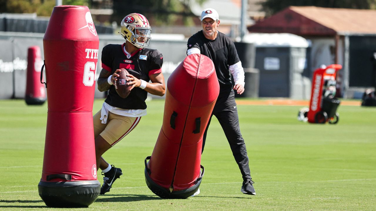 San Francisco 49ers running back Tyrion Davis-Price runs with the ball  during NFL football training camp Sunday, July 30, 2023, in Santa Clara,  Calif. (AP Photo/Godofredo A. Vásquez Stock Photo - Alamy