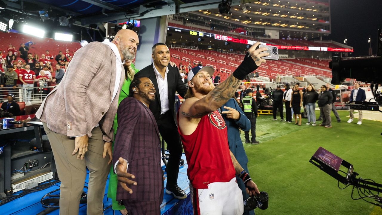 49ers Celebrate Postgame Following 35-16 Win Over Cardinals 