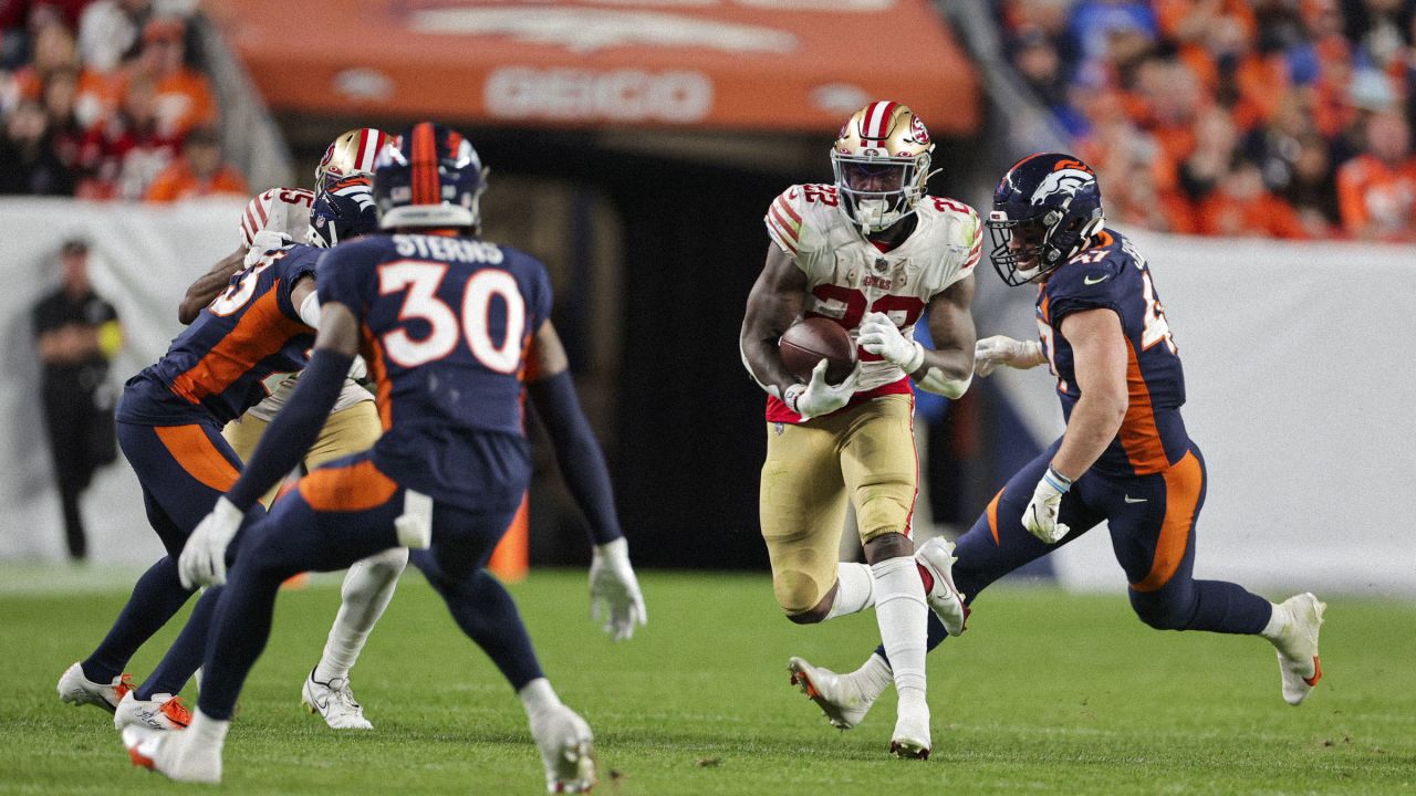 American Football - NFL - San Francisco 49ers v Denver Broncos - Wembley  Stadium Stock Photo - Alamy