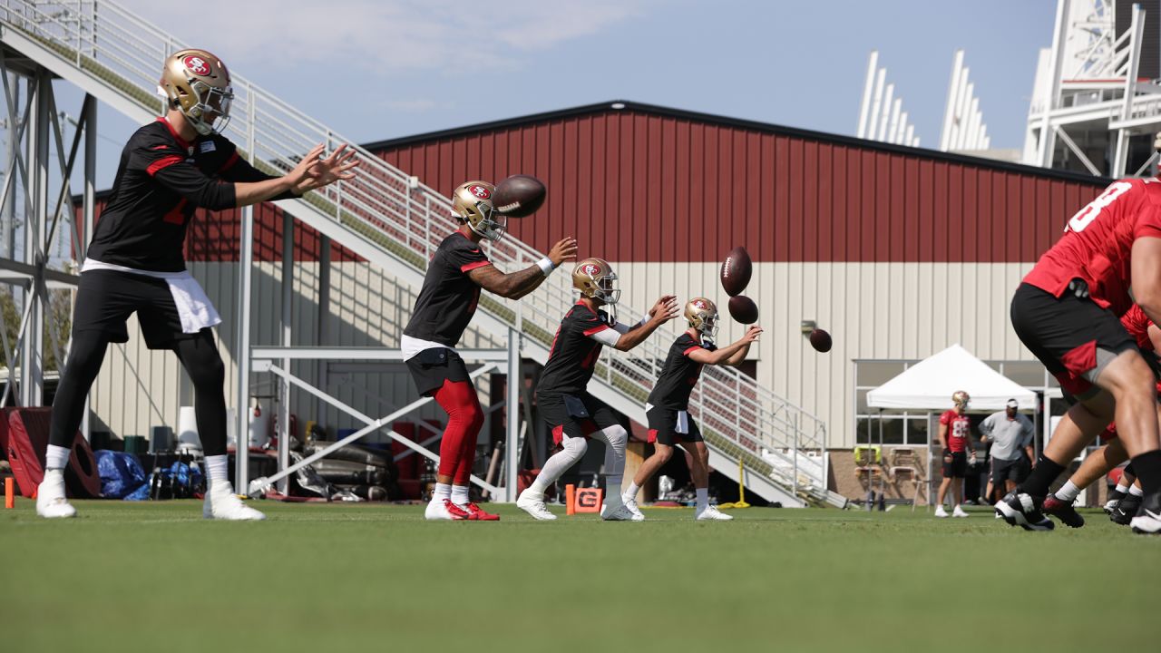 Watch: Nate Sudfeld throws dart to JaMycal Hasty for TD