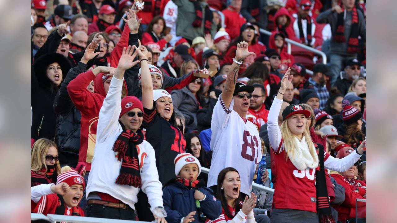 San Francisco 49ers vs. Arizona Cardinals . Fans support on NFL Game.  Silhouette of supporters, big screen with two rivals in background Stock  Photo - Alamy