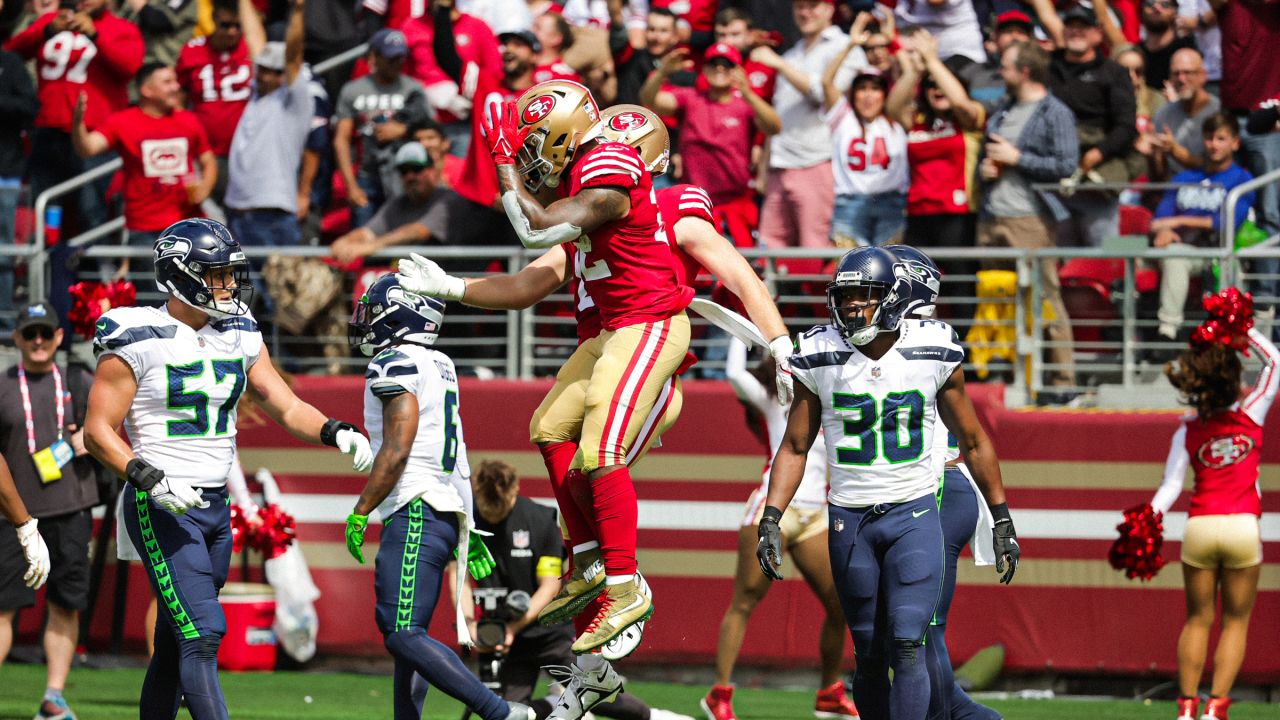 20,832 Seahawks Vs 49ers Stock Photos, High-Res Pictures, and