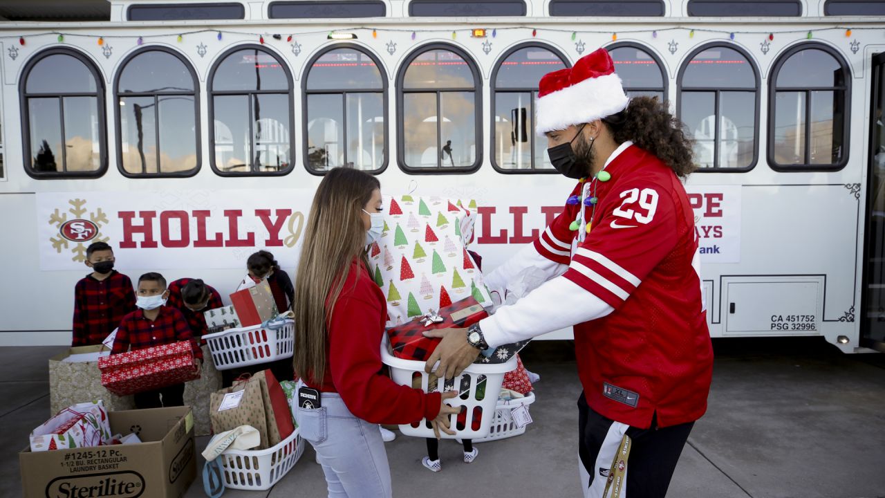 49ers host Hope for the Holidays giveaway for Bay Area families