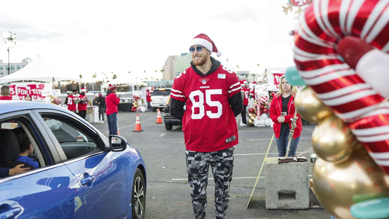 49ers Celebrate Holidays with 12 Days of Giving