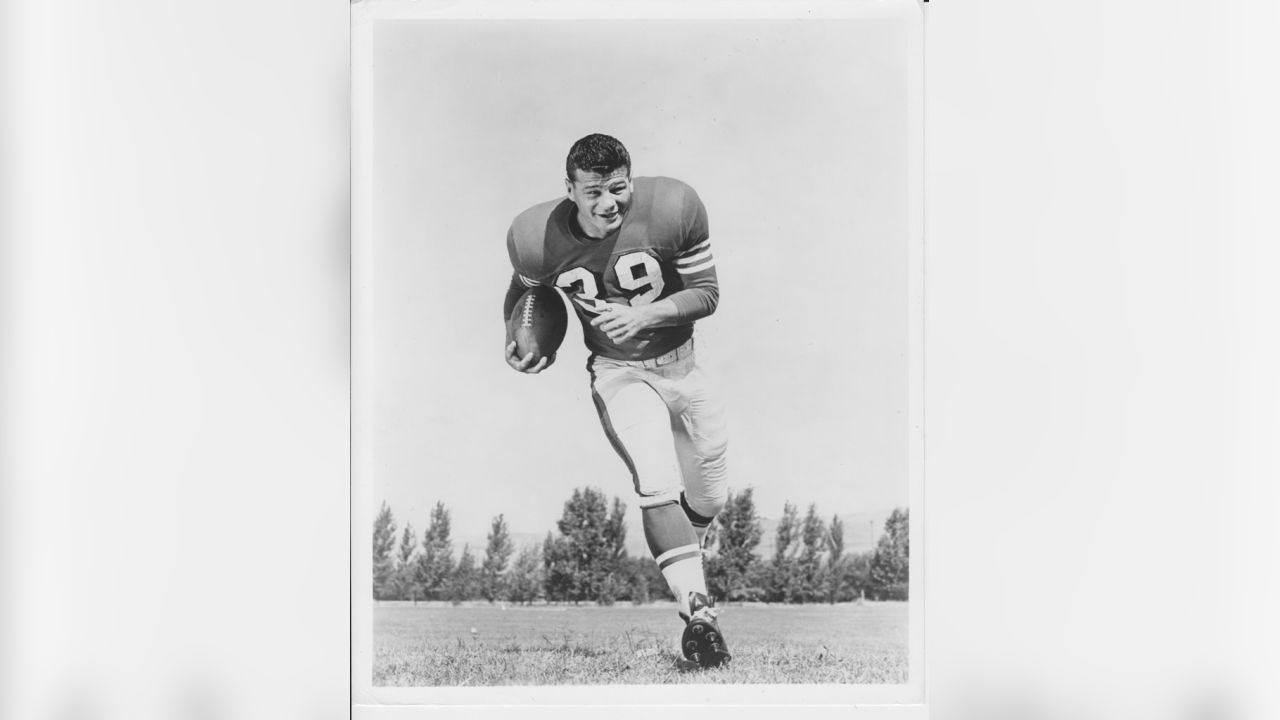 Hugh McElhenny dead at 93 - NFL Hall of Fame running back passes away with  cause of death revealed as 49ers pay tribute