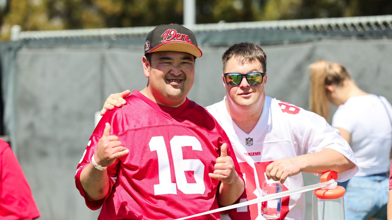 \ud83c\udfdf\ufe0f 49ers Faithful Bring the Energy to Training Camp