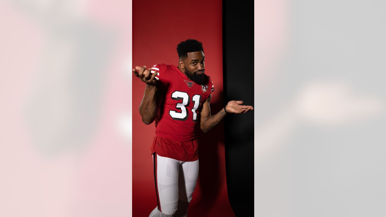 49ers Unveil '94 Red Throwback Uniforms During State of the Franchise