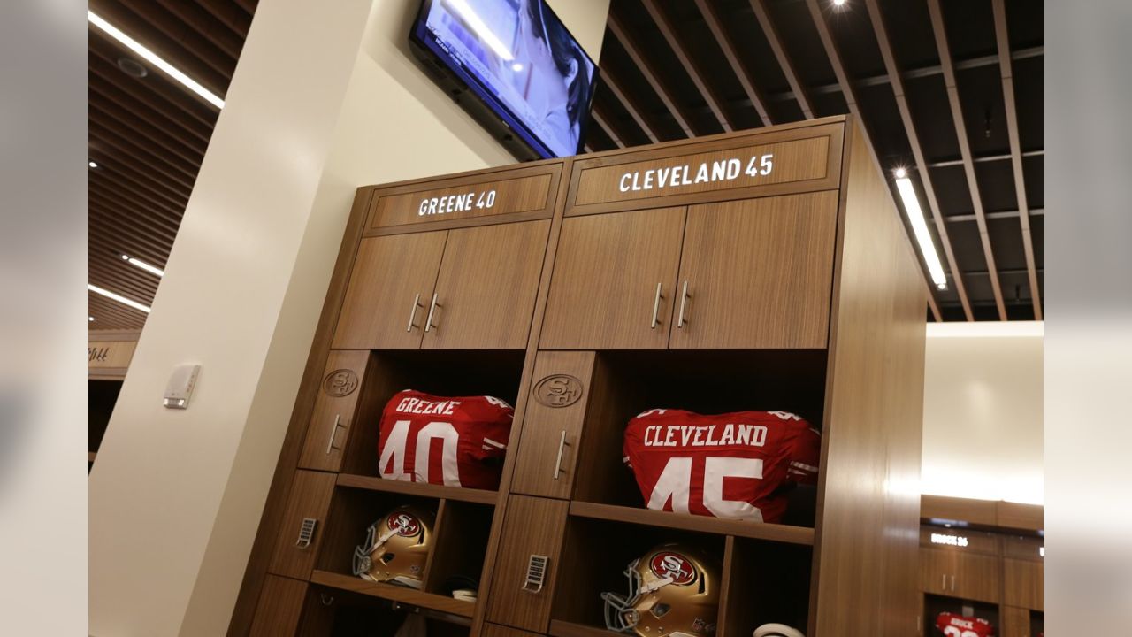 San Francisco 49ers introduce 'healing' light technology to locker rooms