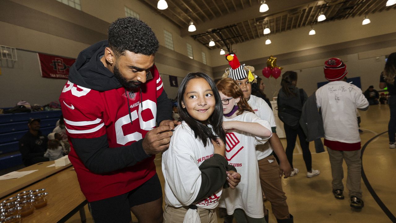 Funny San Francisco 49ers Dinner lady sassy classy and a tad