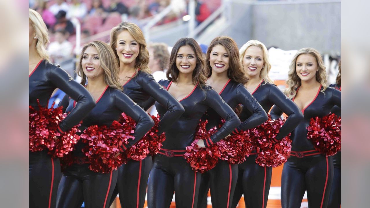 San Francisco 49ers on X: Meet Gold Rush members Sophia and Cassie!    / X