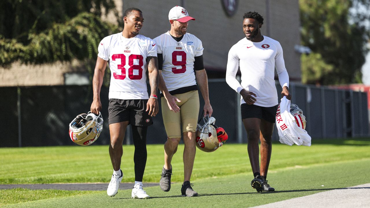 49ers work out 7 players, including 4 WRs, 3 DBs