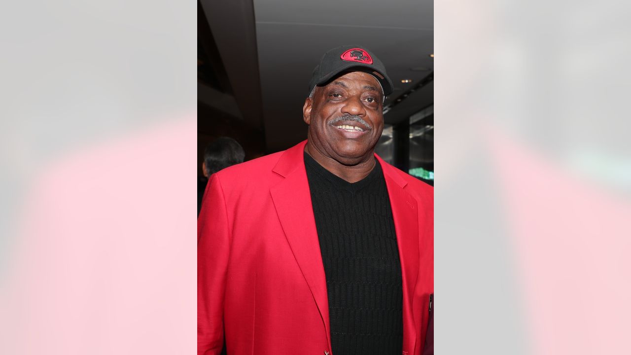 Fred Dean, Sack Specialist Who Ignited 49ers Dynasty, Dies at 68